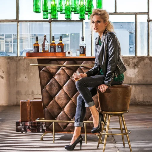 Bar Lady Rock Vintage