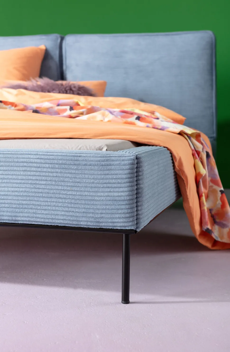 Bett East Side Cord Blau 160x200cm