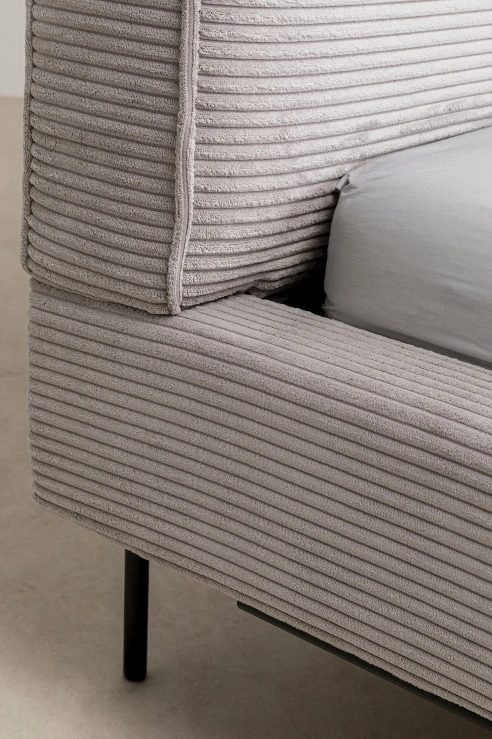 Bett East Side Cord Grau 180x200cm