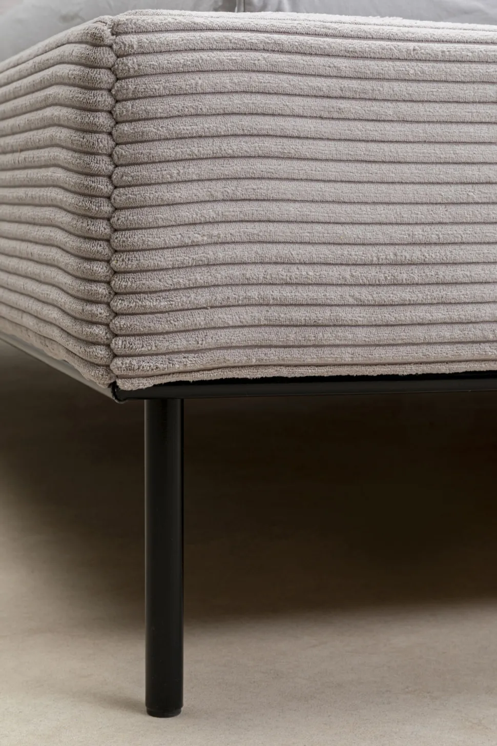 Bett East Side Cord Grau 180x200cm