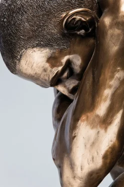 Deko Figur Nude Man Hug Bronze 54cm